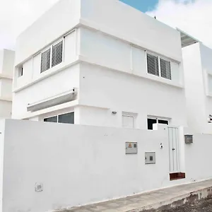 https://gran-terraza-1-minuto-de-las-piscinas-naturales.in-canary-islands.com